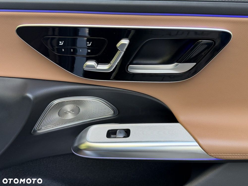 Mercedes-Benz Klasa E 220 d mHEV 4-Matic AMG 9G-Tronic - 25