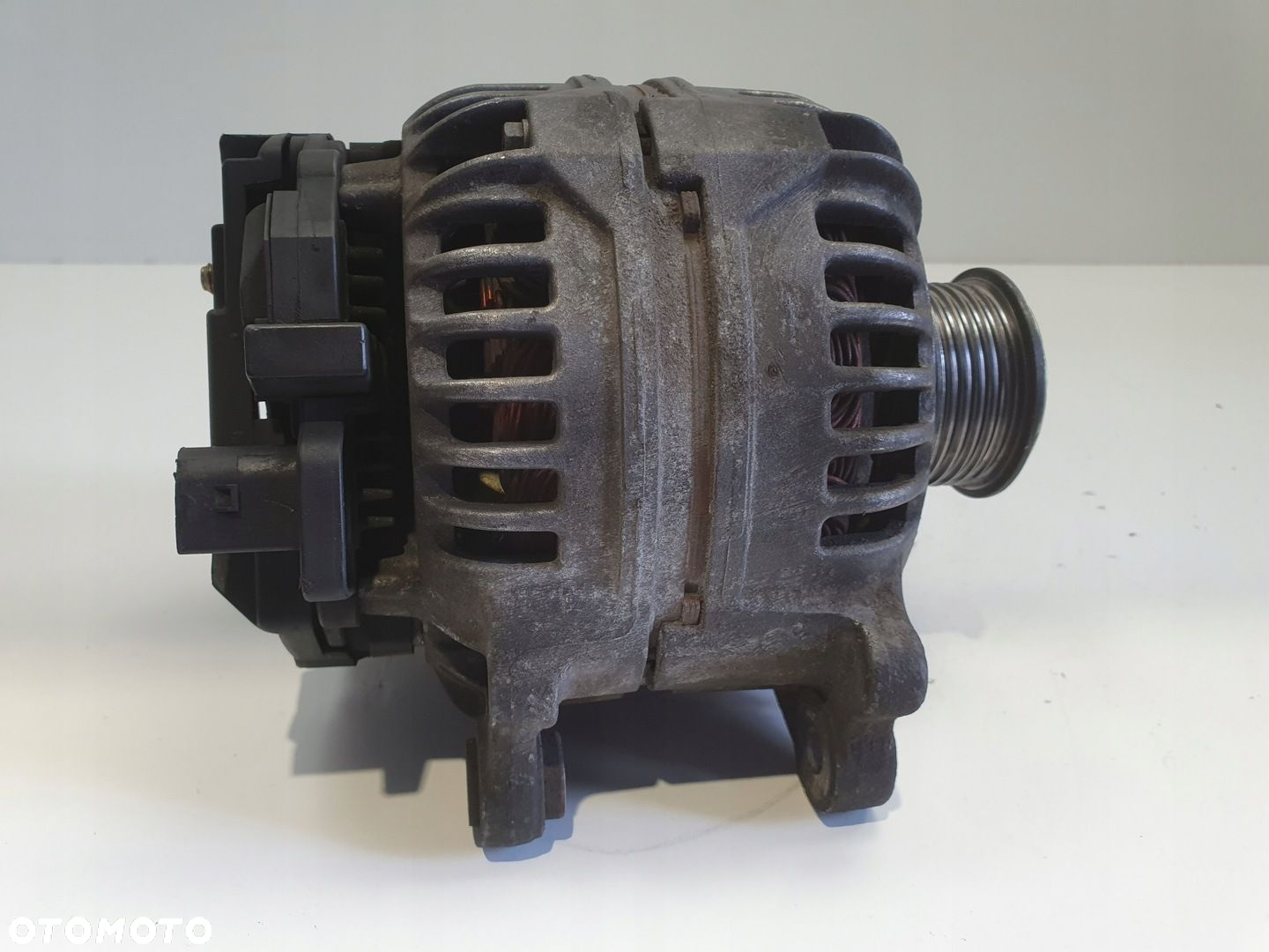 Audi TT 1.8 T ALTERNATOR bosch 028903028E 120A - 6