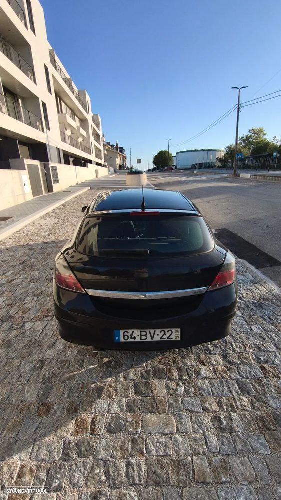 Opel Astra GTC 1.9 CDTI - 3