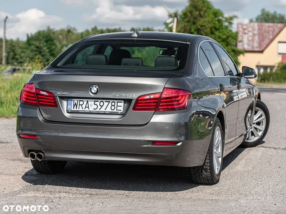 BMW Seria 5 525d xDrive - 12