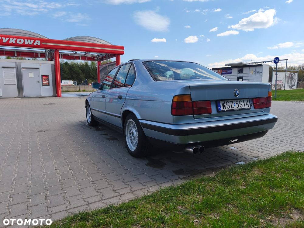 BMW Seria 5 520i - 20