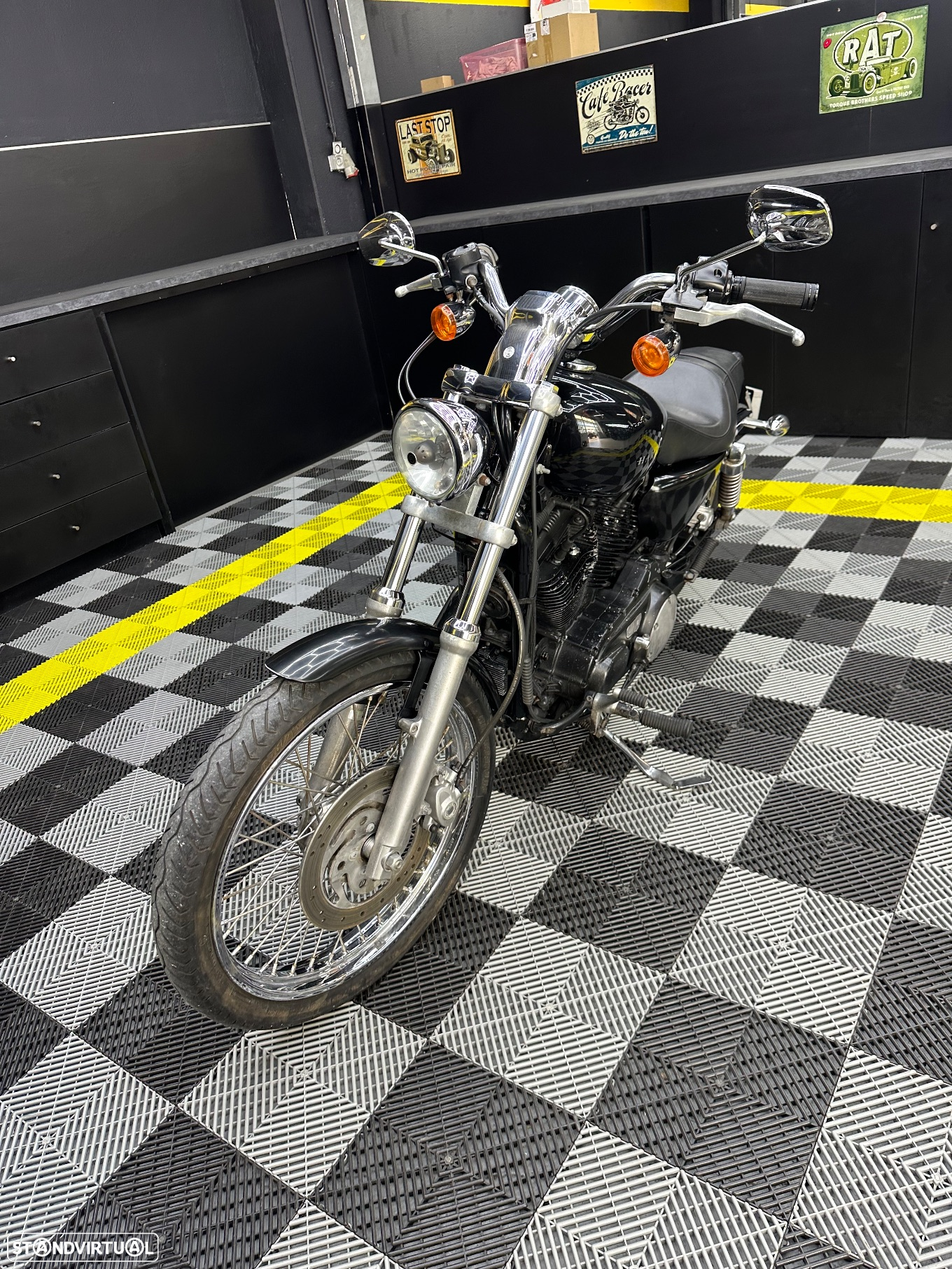 Harley-Davidson 883 - 4