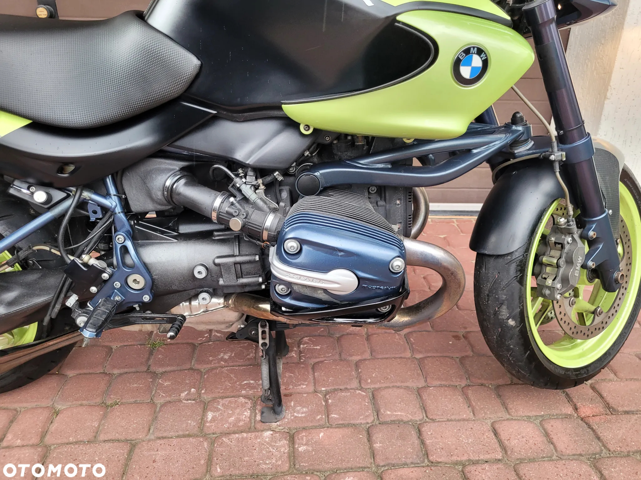 BMW R - 12
