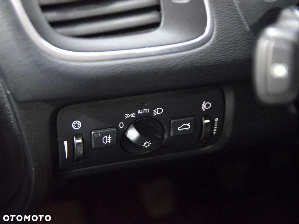 Volvo V40 - 23