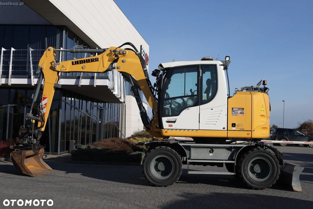 Liebherr A910 Compact Litronic - 11