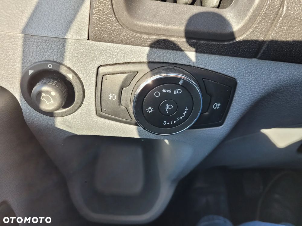 Ford Transit - 25