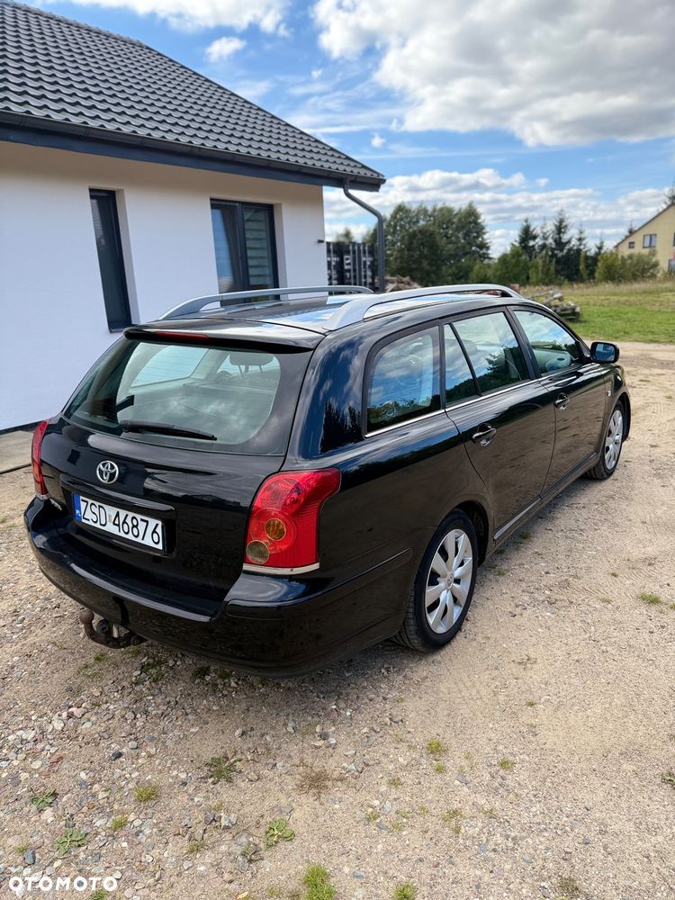 Toyota Avensis - 6