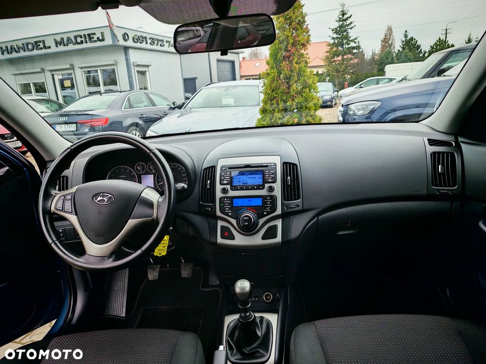 Hyundai i30 1.6 Classic - 12