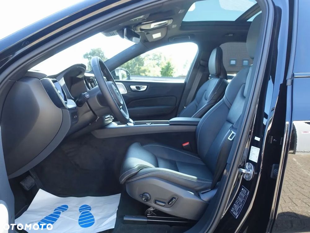 Volvo XC 60 T8 AWD Ultra Black Edition - 13