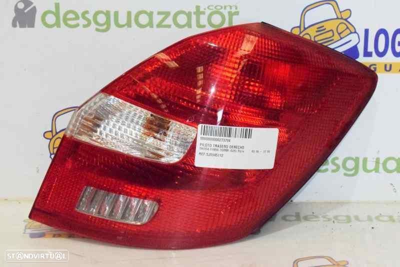 FAROLIM TRASEIRO DIREITO SKODA FABIA COMBI 5J5 - 1