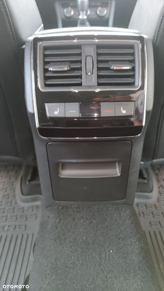 Skoda Superb 2.0 TSI 4x4 L&K DSG - 26