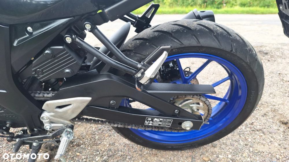 Suzuki GSX - 28