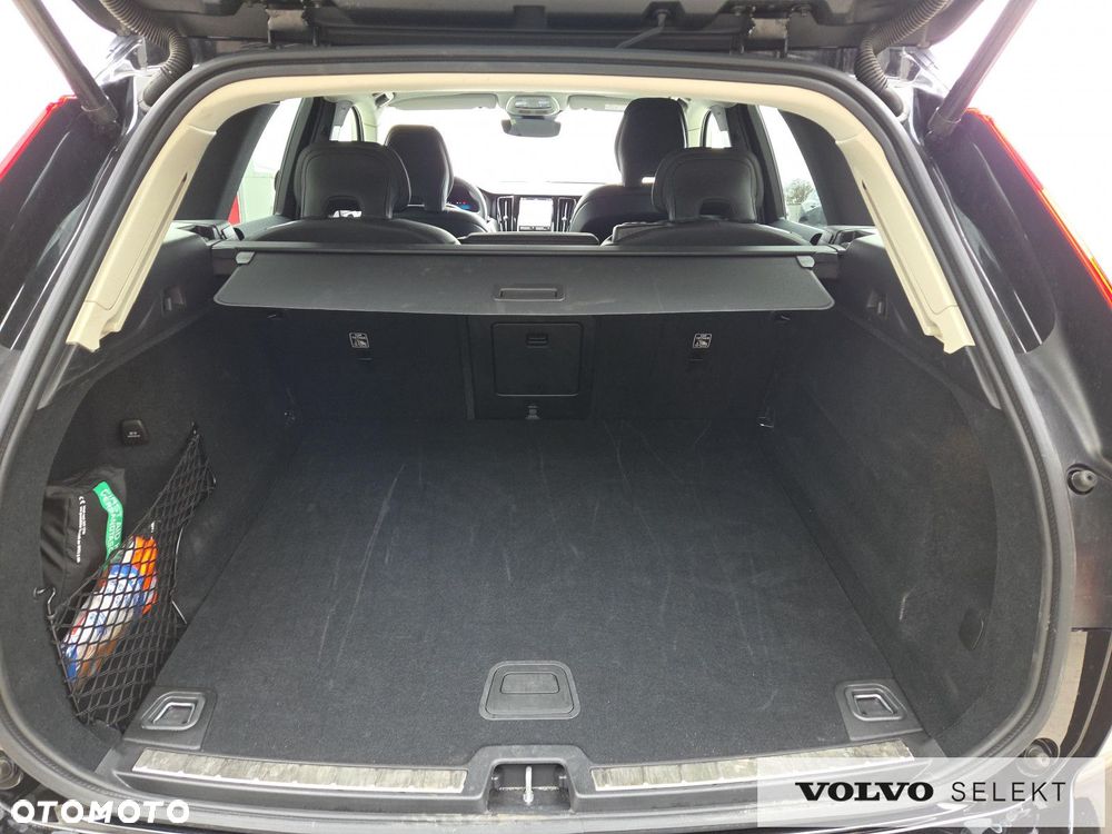 Volvo XC 60 B5 B AWD Plus Dark - 29
