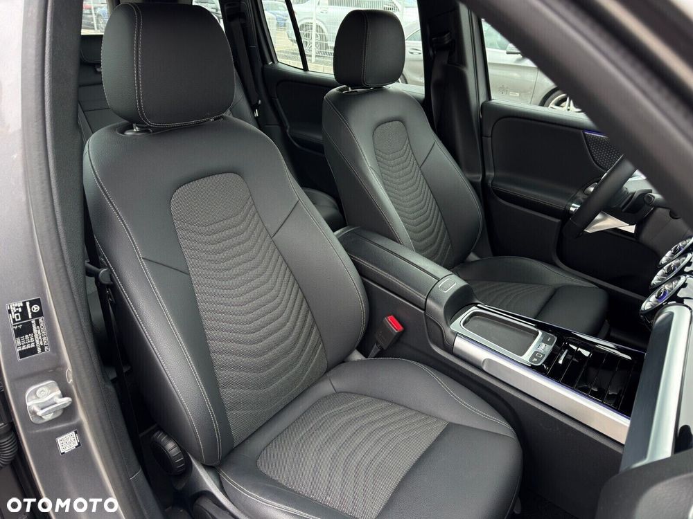 Mercedes-Benz GLB 200 Progressive 7G-DCT - 27