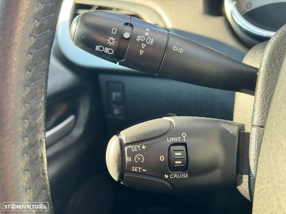 Peugeot 207 1.4 HDi Premium - 27