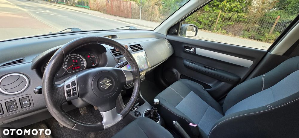 Suzuki Swift 1.3 Black and White - 7