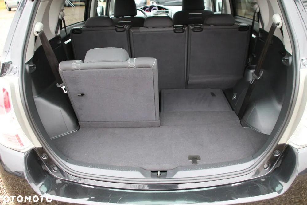 Toyota Verso 1.8 Sol plus NAVI 7os - 29