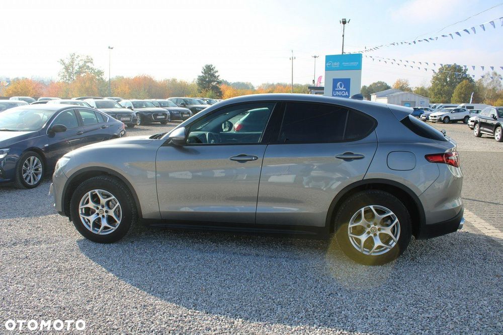 Alfa Romeo Stelvio - 10