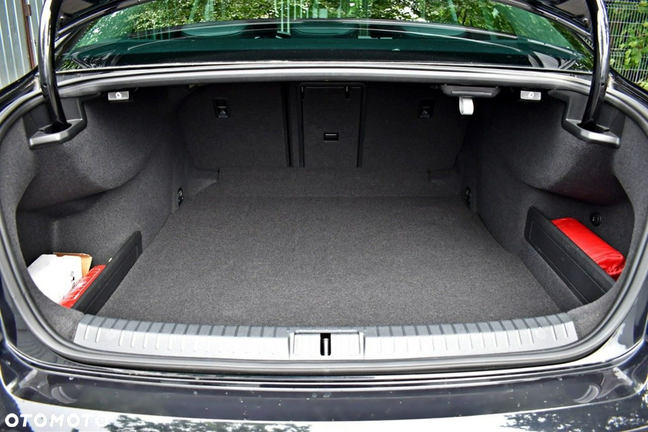 Volkswagen Passat 1.8 TSI BMT Highline - 29