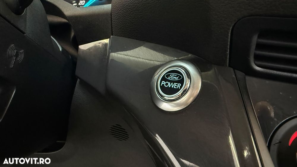 Ford Kuga - 25