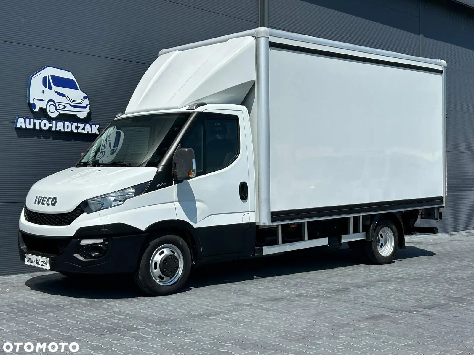 Iveco Daily 35C15 3.0 HPI Kontener 8 palet + winda 750kg + drzwi boczne **Niski przebieg**KLIMA**Serwis**Sprowadzony**Bez AdBlue** - 1