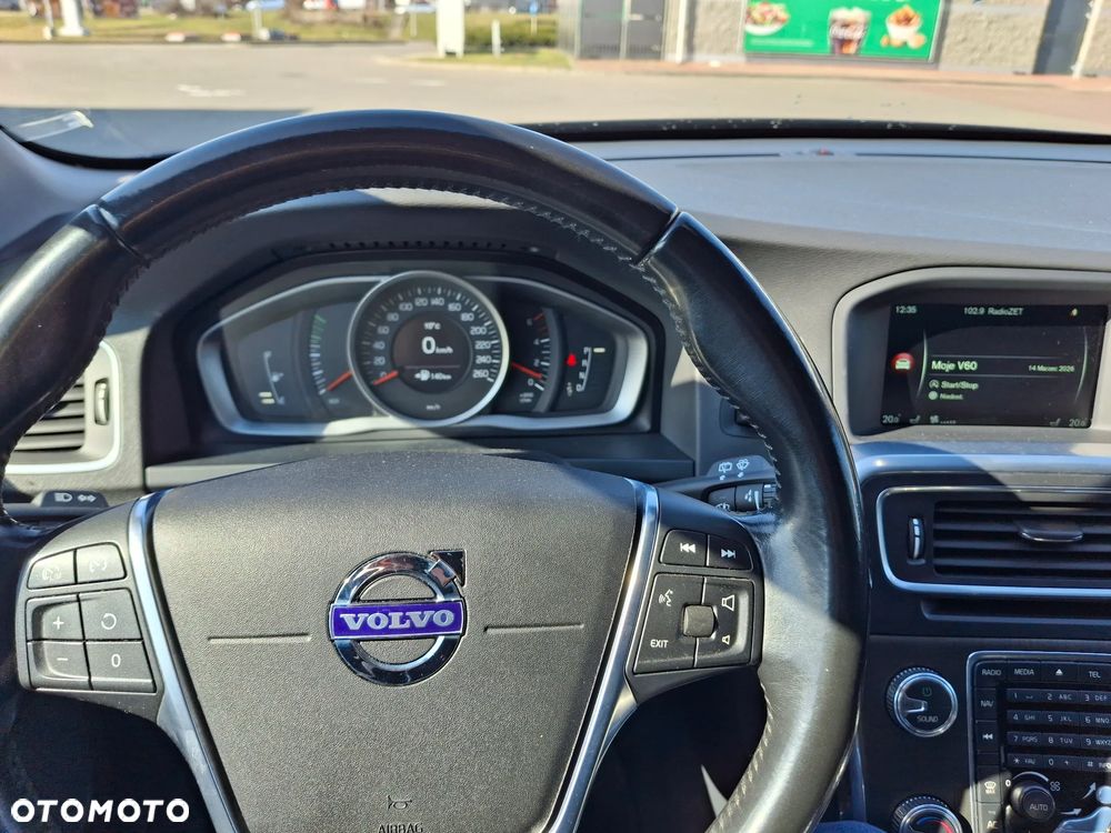 Volvo V60 D2 Momentum - 15