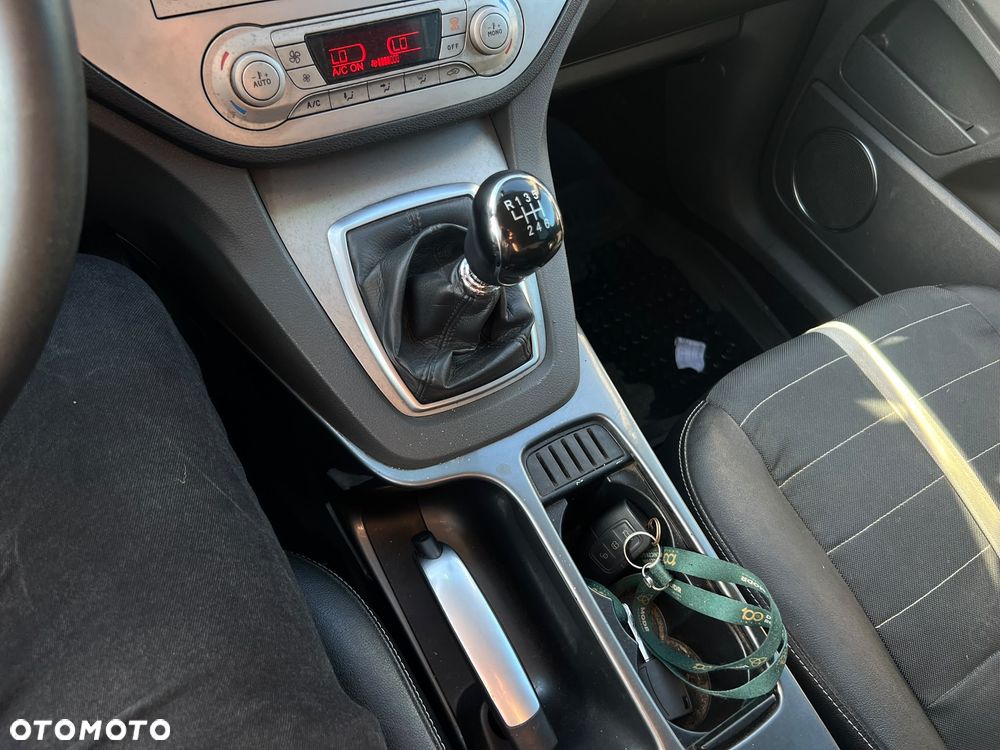 Ford Kuga 2.0 TDCi 4x4 Titanium - 13