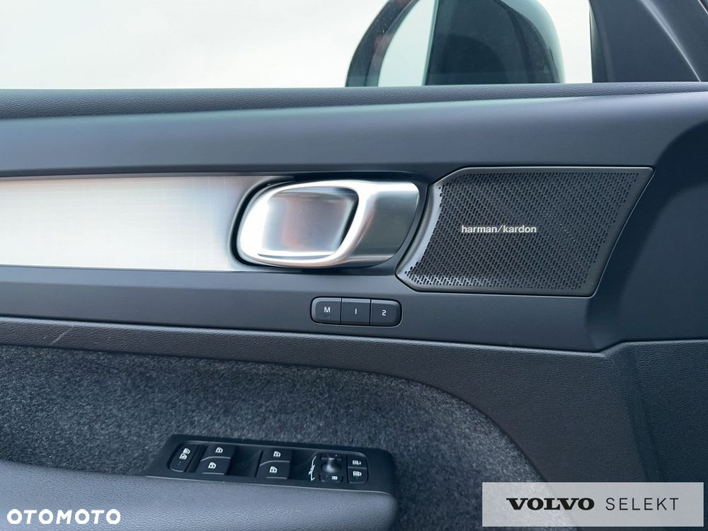 Volvo XC 40 B3 B DKG Plus Dark - 28