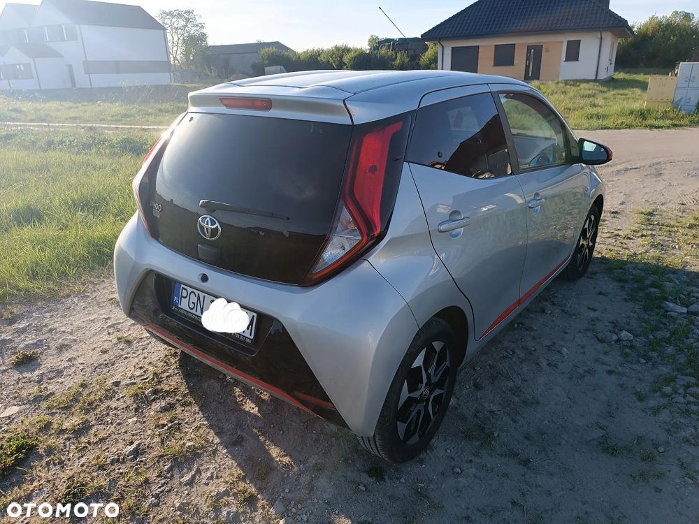 Toyota Aygo x-play - 3