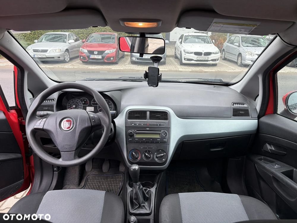 Fiat Grande Punto 2011 photo 5