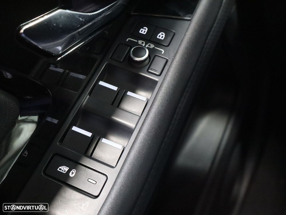 Land Rover Range Rover Evoque 1.5 P300e AWD Auto - 19