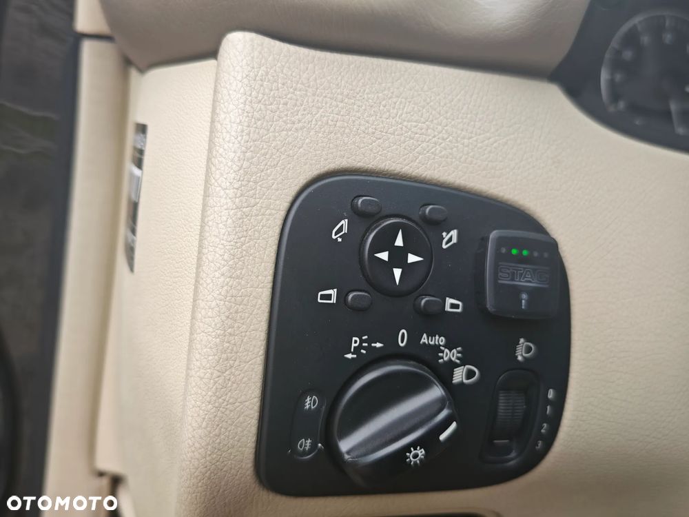 Mercedes-Benz CLK - 24