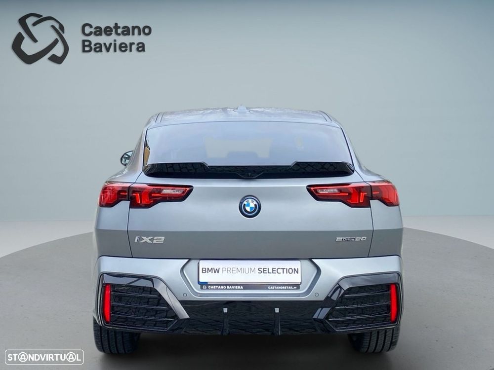 BMW iX2 eDrive20 Pack Desportivo M Pro - 22