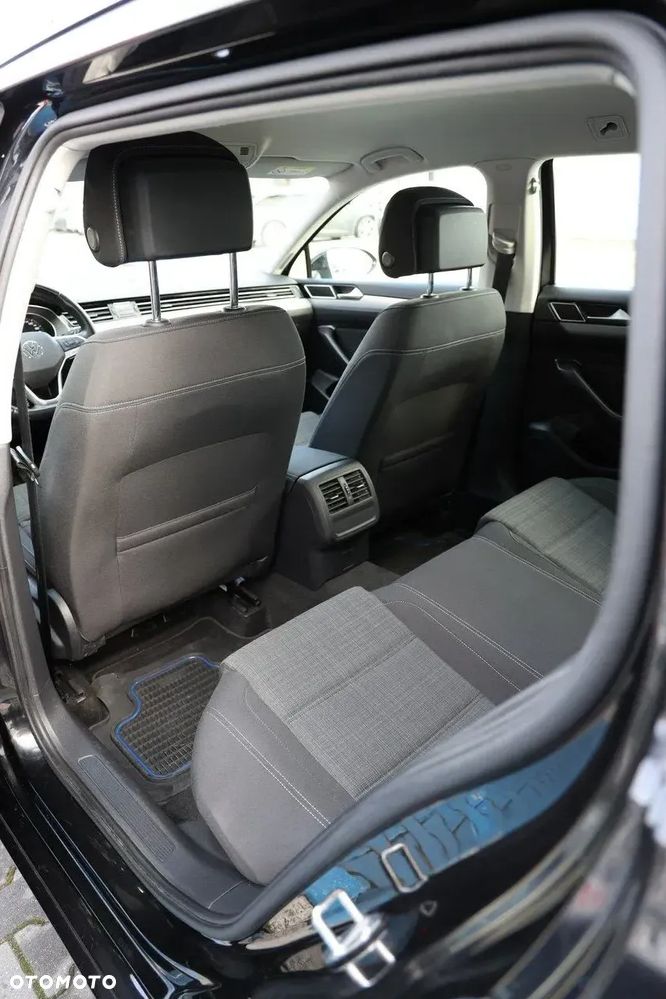 Volkswagen Passat - 23