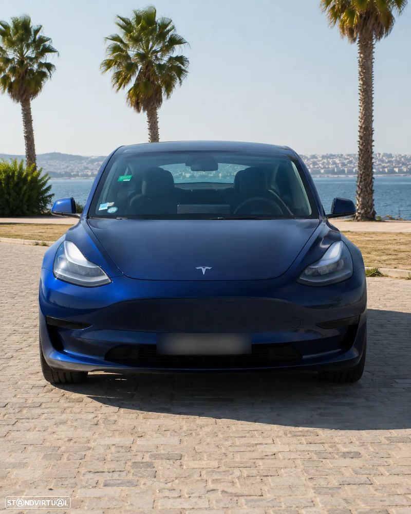Tesla Model 3 - 4
