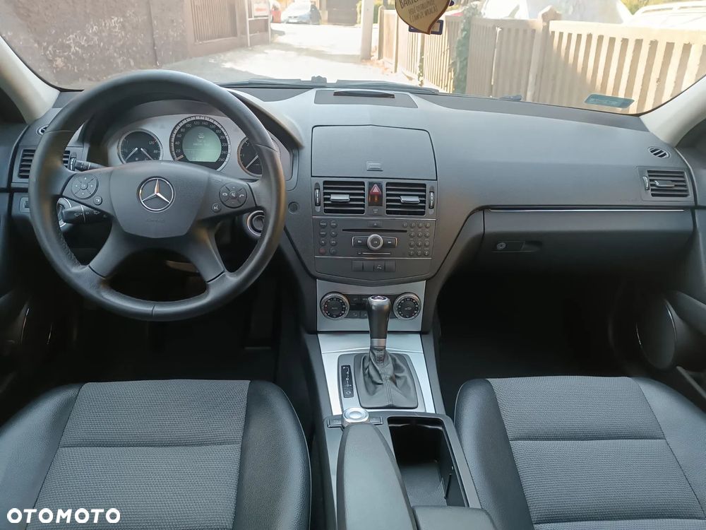 Mercedes-Benz Klasa C 220 CDI DPF Automatik Avantgarde - 24