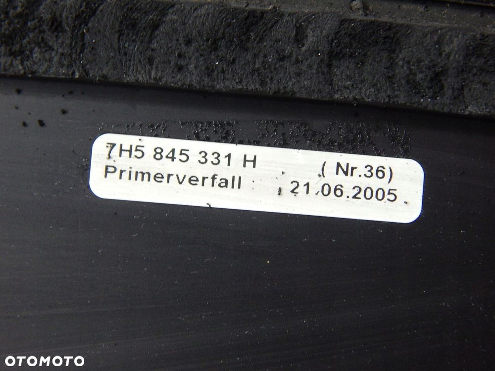 vw t5 caravelle multivan szyba karoseryjna lewa tył tylna as2 2005 antena - 3