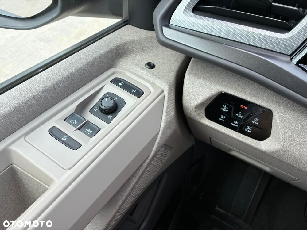 Volkswagen California - 34