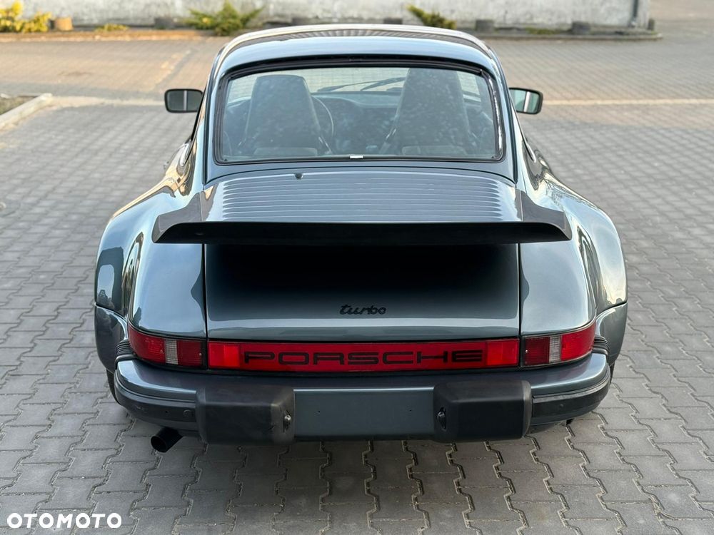 Porsche 911 - 8