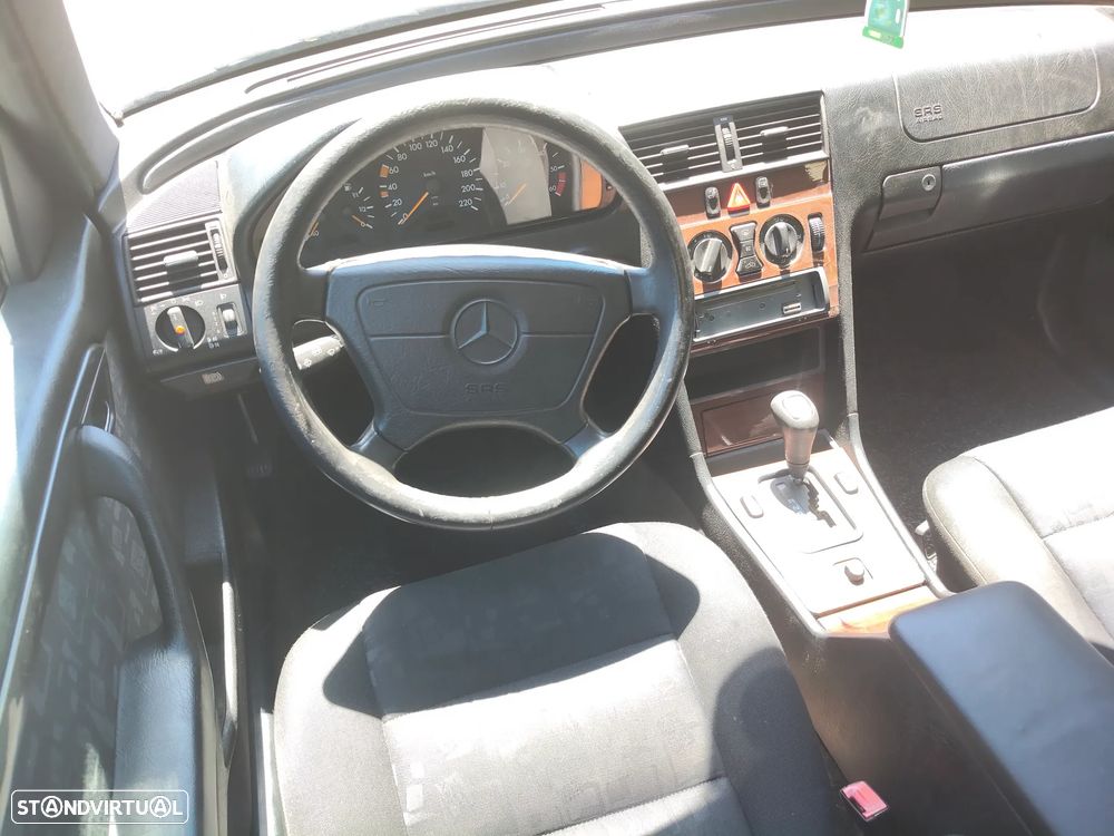 Mercedes-Benz C 250 - 11