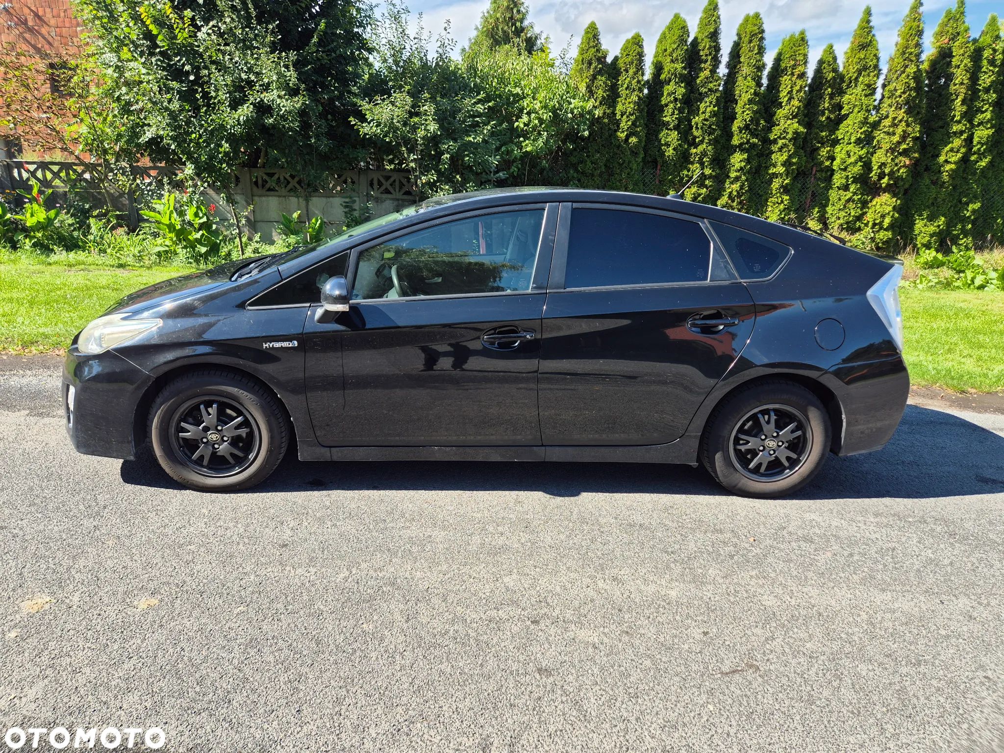 Toyota Prius (Hybrid) - 1