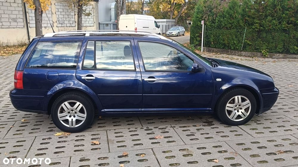 Volkswagen Golf - 6