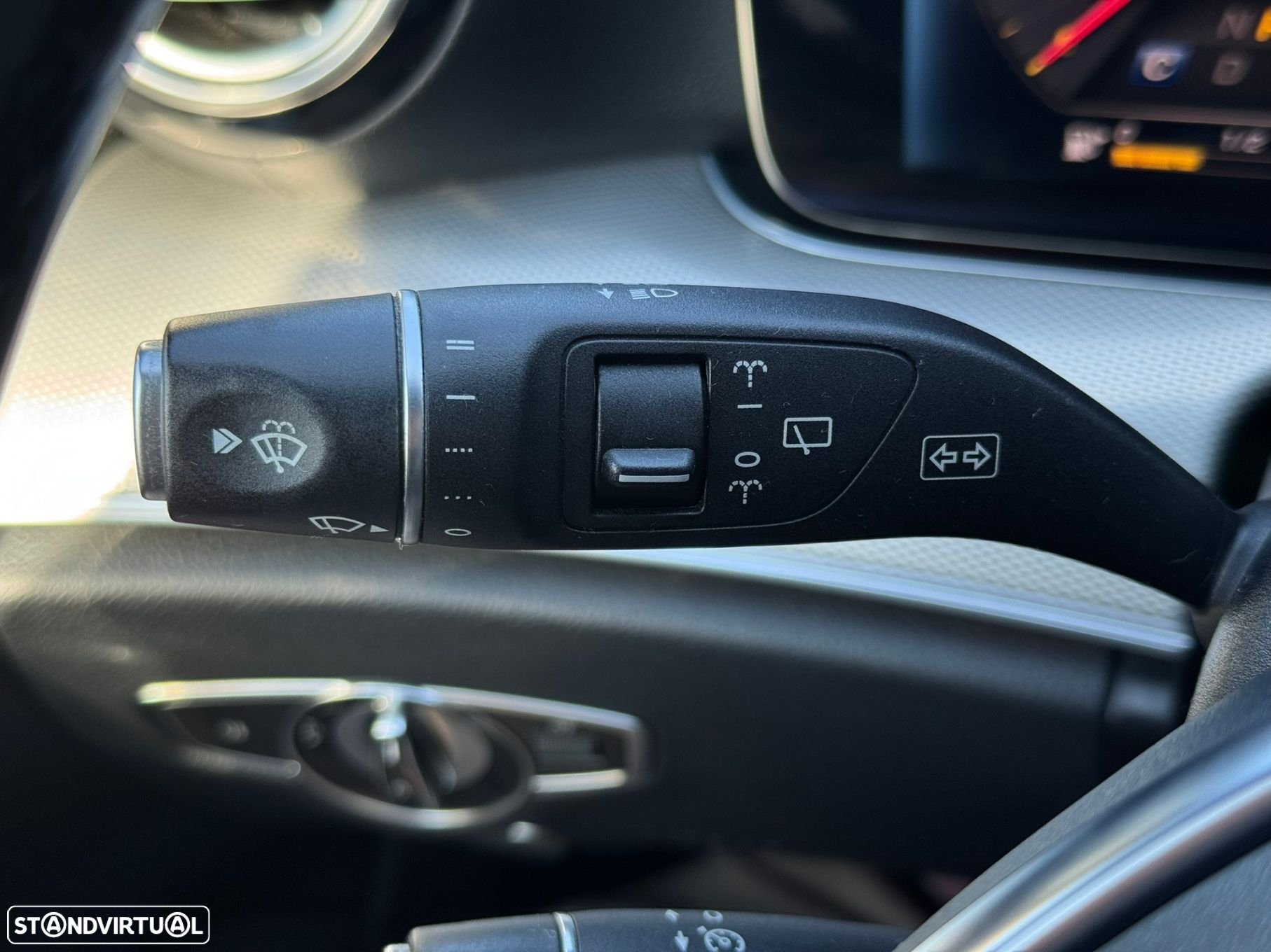 Mercedes-Benz E 220 d AMG Line - 33
