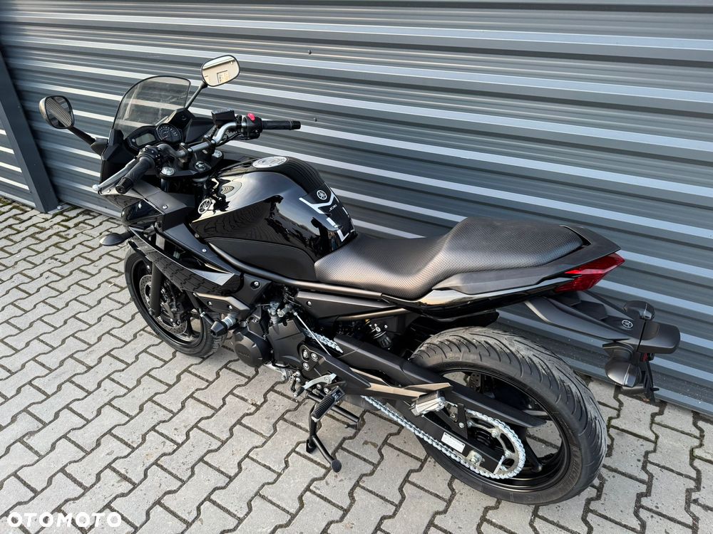 Yamaha XJ - 6