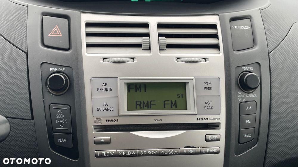 Toyota Yaris - 24