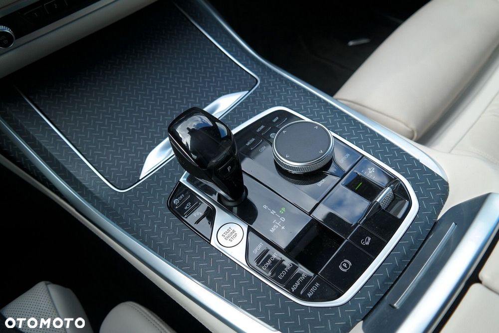 BMW X7 - 22