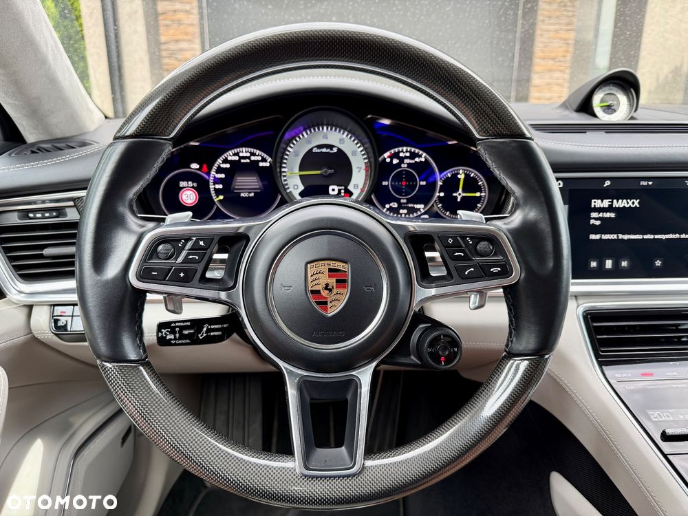 Porsche Panamera - 12