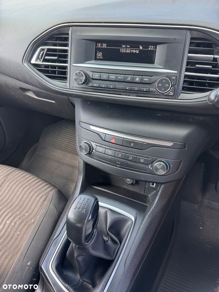 Peugeot 308 1.6 e-HDi Allure S&S - 16