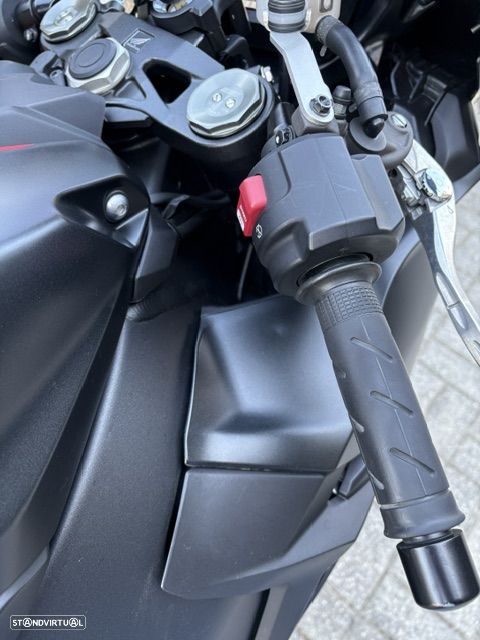 Honda CBR Fireblade 1000 - 9