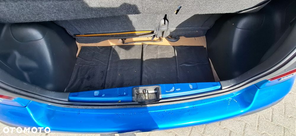 Toyota Yaris 1.0 Terra - 17